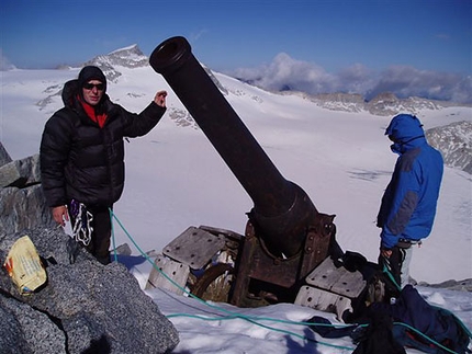 Adamello Val Camonica alpinismo - Adamello: Cannone 149 con Monte Adamello sullo sfondo