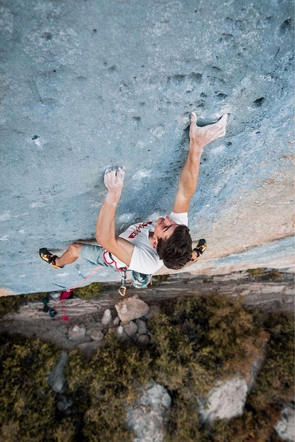 Stefano Carnati climbing Biographie at Céüse in France
