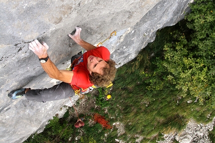 Corni di Canzo, Luca Schiera, Davide Pontiggia - Luca Schiera su Geotecnica, Corno Orientale di Canzo, aperta insieme a Davide Pontiggia