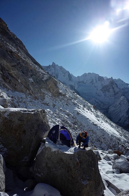 Himalaya, Hansjörg Auer, Max Berger, Much Mayr, Guido Unterwurzacher  - Himalaya: acclimatisation phase for Hansjörg Auer, Max Berger, Much Mayr and Guido Unterwurzacher 