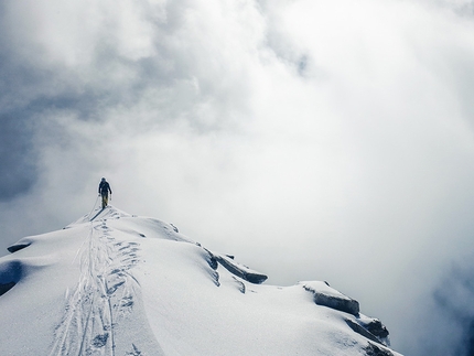 Himalaya, Hansjörg Auer, Max Berger, Much Mayr, Guido Unterwurzacher  - Hansjörg Auer, Max Berger, Much Mayr and Guido Unterwurzacher climbing alpine style an unnamed 6000er in the Indian Himalaya