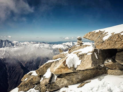 Himalaya, Hansjörg Auer, Max Berger, Much Mayr, Guido Unterwurzacher  - Summit of the virgin, unnamed 6000er in the Indian Himalaya climbed alpine style by Hansjörg Auer, Max Berger, Much Mayr and Guido Unterwurzacher, autumn 2018