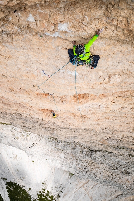 Simon Gietl, Cima Scotoni, Dolomites - Simon Gietl making the first ascent, solo, of Can you hear me?, Cima Scotoni, Dolomites