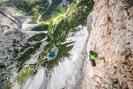 Simon Gietl, Cima Scotoni, Dolomites - Simon Gietl climbing his Can you hear me?, Cima Scotoni, Dolomiti