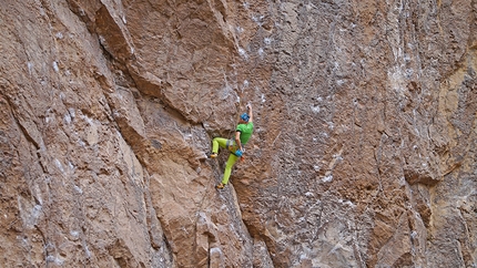 Patagonia Piedra Parada, Luca Giupponi, Rolando Larcher, Nicola Sartori - Rolando Larcher in arrampicata a Piedra Parada in Patagonia