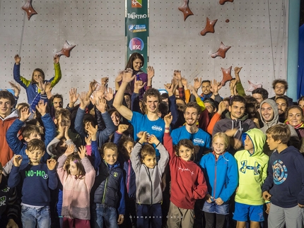 Champions Challenge, Arco, Adam Ondra, Stefano Ghisolfi - Adam Ondra, Stefano Ghisolfi con i partecipanti del Champions Challenge al Climbing Stadium sabato 13 ottobre 2018