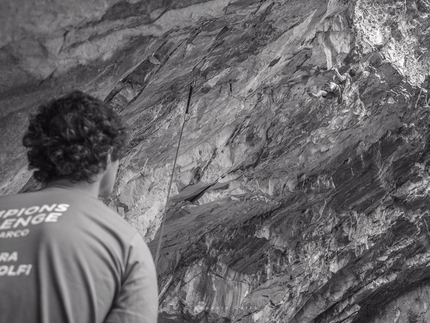 Champions Challenge, Arco, Adam Ondra, Stefano Ghisolfi - Adam Ondra assicura Stefano Ghisolfi su Armageddon a Massone al Champions Challenge di Arco