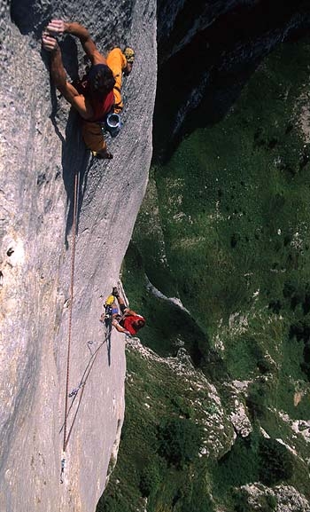 Manolo, Maurizio Zanolla, Solo per vecchi guerrieri, Dolomiti - Manolo sul quarto tiro di Solo per vecchi guerrieri, Vette Feltrine, Parete Gran Burrone, Dolomiti