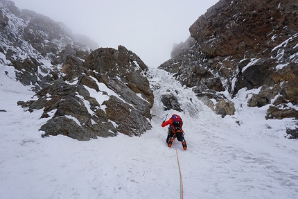 Kirghizistan Djangart Range - Pik Currahee Line of Decline: Jorian Bakker arriva al tiro chiave