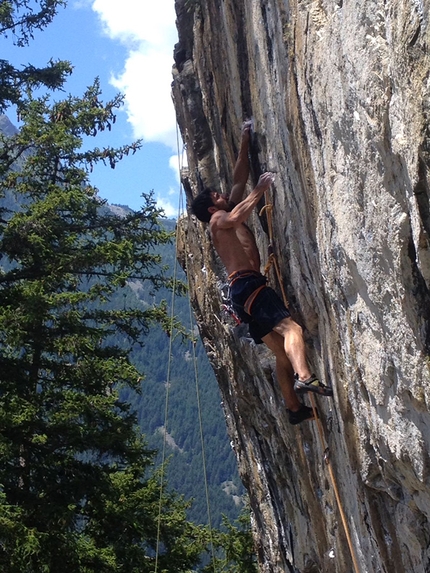 Crap de Tureglia - Crap de Tureglia: Flavio Praolini climbing El corason