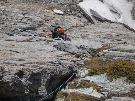 Val Bedretto, Pizzo Gallina, Ticino, Svizzera, Davide Mazzucchelli, Tommaso Lamantia - Contrafforte Pizzo Gallina: Davide Mazzucchelli durante la prima salita di N'uovo di Gallina