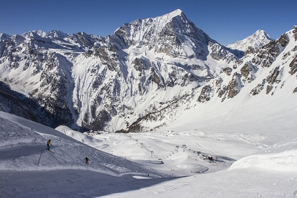 San Domenico Ski, Ossola, Val Cairasca - Sciare a San Domenico Ski in Val Cairasca, Ossola: 35 km di piste, preparate in modo professionale, servite da 7 impianti di risalita sono a disposizione degli sciatori.