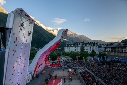 Reel Rock Italia - Up to Speed: Maria Krasavina vs Elena Remizova a Chamonix