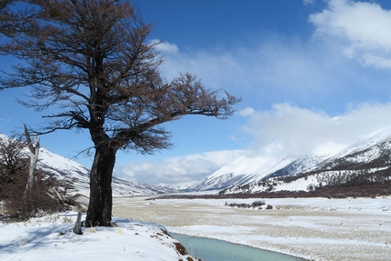 Patagonia El Faro, Cerro San Lorenzo, Martin Elias, François Poncet, Jerome Sullivan - Laguna de los Tempanos, Cerro San Lorenzo, Patagonia