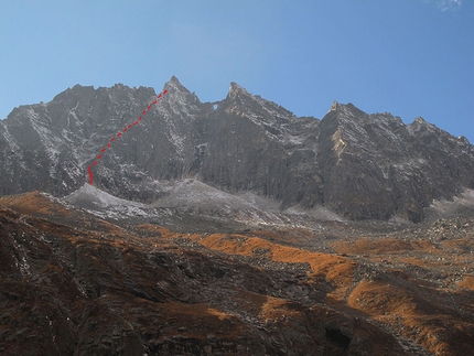 Mugu Peaks, Nepal, Anna Torretta, Cecilia Buil, Ixchel Foord  - Mugu Peaks (5467 m) in Nepal: il Couloir SW (600m, A1, 6a, M5, Cecilia Buil, Ixchel Foord, Anna Torretta 11/2018)
