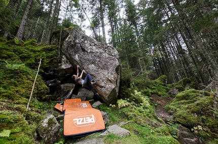 Arrampicata boulder a rischio nello Zillertal, Austria