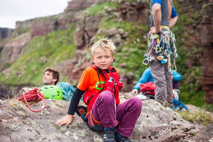 Edward Mills wins award for Old Man of Hoy fundraising climb against cancer