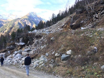 Zillertal bouldering, Zillergrund - The quarry at Zillergrund Wald, Zillertal, Austria