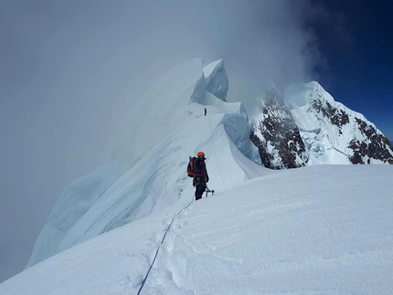 Nevado Huantsan, Cordillera Blanca - Nevado Huantsan: dedalo di cornici a 6000 metri.