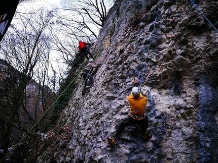 Ferrara di Monte Baldo, Val dei Coali, total dry tooling - Durante il meeting 2018 di total dry nella falesia Val dei Coali a Ferrara di Monte Baldo