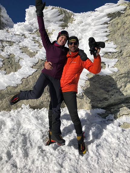 Iran arrampicata, Angelika Rainer, Marco Servalli - Angelika Rainer e Marco Servalli in vetta al Damavand, con i suoi 5609 metri la montagna più alta dell'Iran