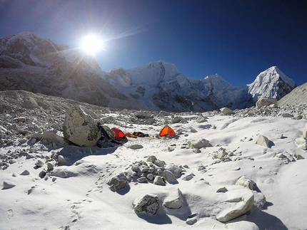 Langdung, Nepal, Himalaya, Jesús Ibarz, Edu Recio, Pablo Ruix - Langdung (6357m), Rolwaling Valley, Himalaya: campo base