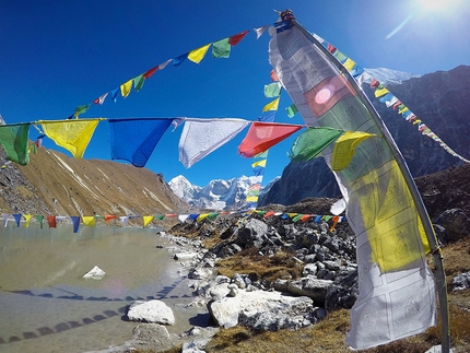 Langdung, Nepal, Himalaya, Jesús Ibarz, Edu Recio, Pablo Ruix - Langdung (6357m), Rolwaling Valley, Himalaya: la vista da campo base