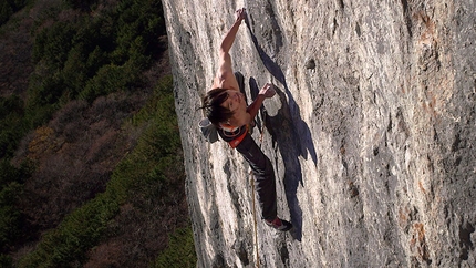 Sachi Amma libera Rise 9a+ a Mt. Futago in Giappone