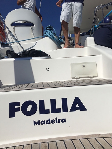 Isola di Tavolara Sardegna, Elisabetta Caserini - Follia, Isola di Tavolara Sardegna: il catamarano