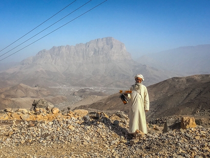 Oman, Jabel Kawr, Ragni di Lecco - Vacanze (R)Omane, parete Nord del Jabel Kawr, di Stefano Caligiore, Arianna Colliard, Matteo Della Bordella, Simone Pedeferri, 2018)