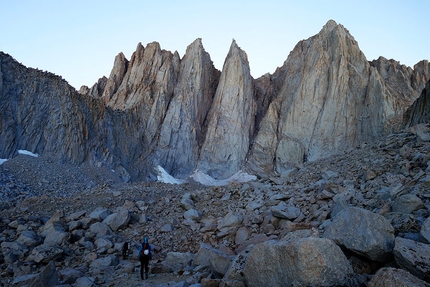 Arrampicata High Sierra, USA, Alessandro Baù, Claudia Mario - Keeler Needle, Monte Whitney dove corre la Harding Route 