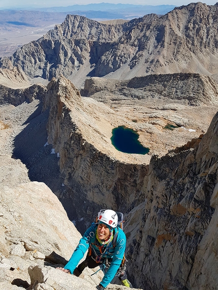 Arrampicata High Sierra, USA, Alessandro Baù, Claudia Mario - Claudia Mario sale la Harding route sulla Keeler Needle, Mount Whitney