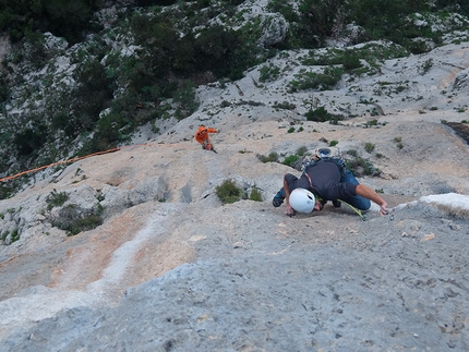 Dolcevita, Punta Argennas, Sardegna, Alessio Miori, Vincenzo Mascaro, Lorenzo Gadda - Durante l'apertura di La mia Dolcevita alla Punta Argennas, Sardegna (Alessio Miori, Vincenzo Mascaro, Lorenzo Gadda 2018)