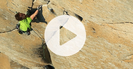 Adam Ondra Salathé Wall, El Capitan - Adam Ondra tenta a-vista la Salathé Wall, El Capitan, Yosemite. Assicurato da Nicolas Favresse, qui è sul tiro chiave, la Headwall, dove è caduto due volte