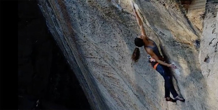 Mélissa Le Nevé climbing Golden Ticket at Red River Gorge