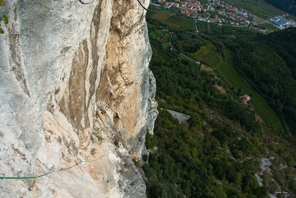 Via Soleado, Mandrea, Laghel, Arco, Carlo Cosi - Sara Mastel sulla Via Soleado sulla parete di Mandrea di Laghel (Arco, Valle del Sarca)