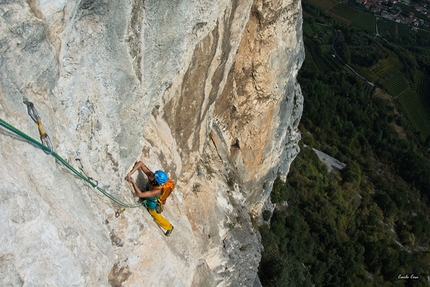 Via Soleado, Mandrea, Laghel, Arco, Carlo Cosi - Sara Mastel sulla Via Soleado sulla parete di Mandrea di Laghel (Arco, Valle del Sarca)