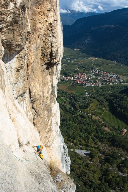 Via Soleado, Mandrea, Laghel, Arco, Carlo Cosi - Via Soleado sulla parete di Mandrea di Laghel (Arco, Valle del Sarca)