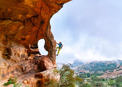 Datteri cammelli e 4 trapani / Arrampicata in Arabia Saudita