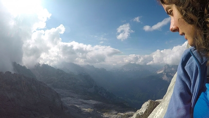 Marmarole, Le Selle, Dolomiti, Alberto Dal Maso, Sara Segantin - Sara Segantin durante l'apertura di UCAS, Le Selle, Marmarole, Dolomiti