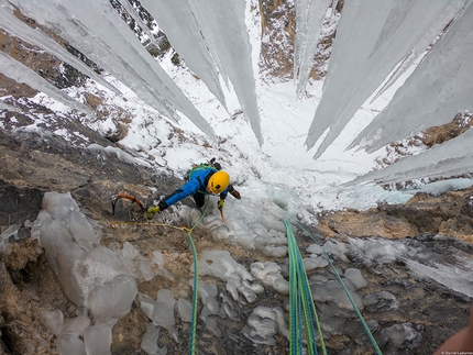 Langental, Vallunga, Dolomites, Daniel Ladurner, Hannes Lemayer - Hannes Lemayer seconding up Teufelsgeige, the mixed route in Langental, Dolomites, first ascended with Daniel Ladurner