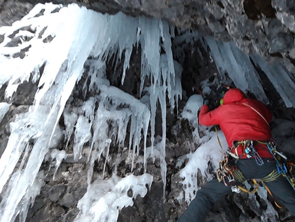 Cima Grostè, Dolomiti di Brenta, Mauro Mabboni, Jacopo Pellizzari - Siamo fuori dal Tunnel, Cima Grostè, Dolomiti di Brenta (Mauro Mabboni, Jacopo Pellizzari, 12/2018)