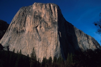 Yosemite - The immense SW Face of El Capitan in Yosemite Valley, USA. In the centre, the characteristic Heart formation