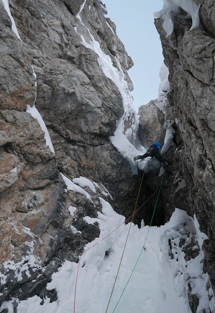 Cima Brenta, Brenta Dolomites, Alessandro Beber, Matteo Faletti - CRAM Cima Brenta: Alessandro Beber climbing pitch 5