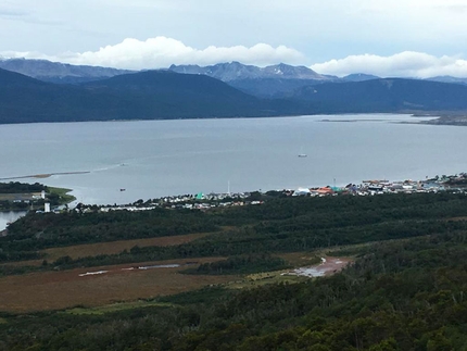 Progetto Antartide, Manuel Lugli - Puerto Williams, il nostro trampolino, il nostro pontile proteso verso il Canale di Beagle prima, Capo Horn e poi il mare aperto dello Stretto di Drake.