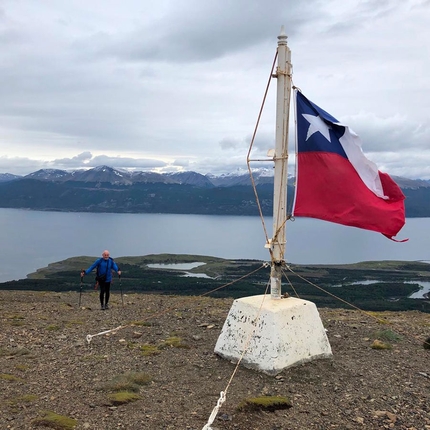 Progetto Antartide, Manuel Lugli - In cima al Cerro Bandera alla Fin del Mundo: qui finisce il continente Sudamericano. Qui semplicemente finisce la terra e comincia l'Oceano australe, rissoso a magnifico. 