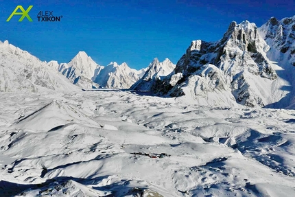 Alex Txikon K2 - ' Cosa significa per voi questa foto che ho scattato durante il trek verso il Campo Base del K2? Per me, libertà.' Alex Txikon