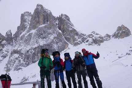 Cima del Focobon, Dolomites, Simone Banal, Alessandro Beber, Matteo Faletti, Marco Pellegrini, Marco Zanni - La Bella e la Bestia, Cima del Focobon, Dolomites: return to di Rifugio Mulaz. Marco Pellegrini, Simone Banal, Alessandro Beber, Marco Zanni and Matteo Faletti