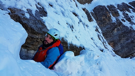 Pelmo Dolomites, Pelmoon, Enrico Geremia, Fabrizio della Rossa, Daniele Geremia - Pelmoon, Pelmo, Dolomites: Fabrizio della Rossa at the bealy at the start of the difficulties