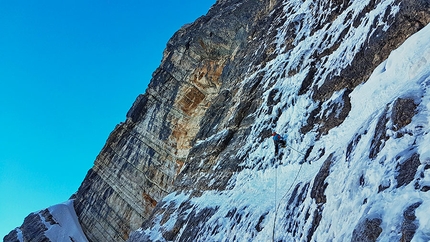 Pelmo Dolomiti, Pelmoon, Enrico Geremia, Fabrizio della Rossa, Daniele Geremia - Pelmoon, Monte Pelmo, Dolomiti: Fabrizio della Rossa in azione sul primo tiro duro